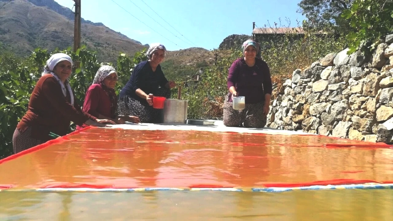 Yüzyıllık Gelenek: Odun Ateşinde Kaynayan Yaz Çorbası Kışın Vazgeçilmezi!