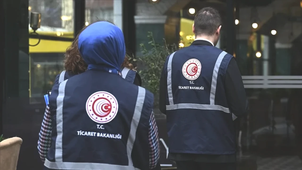 Üzerinde Peluş Karakterler Olan Sırt Çantası İçin Yasak Geldi! O Marka Piyasadan Toplatılıyor